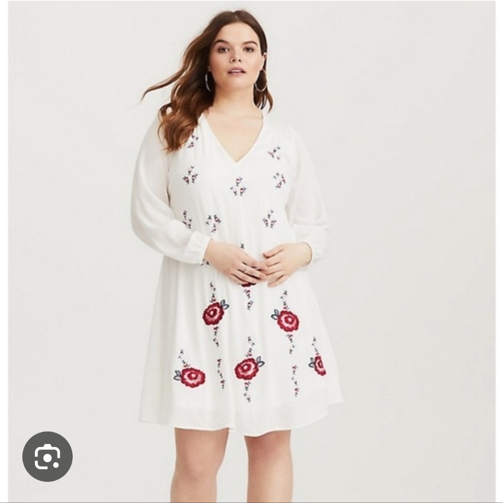 Torrid Ivory Floral embroidered Gauze Dress Size 2X Boho Festival Lined Swing